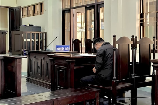 Radio Pháp đình: Những cuộc hôn nhân khép lại trong im lặng