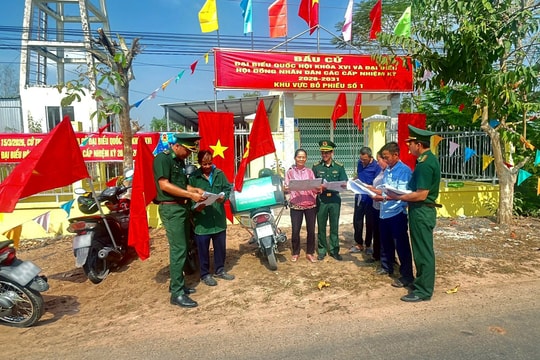 Bộ đội Biên phòng Tây Ninh tích cực tuyên truyền bầu cử