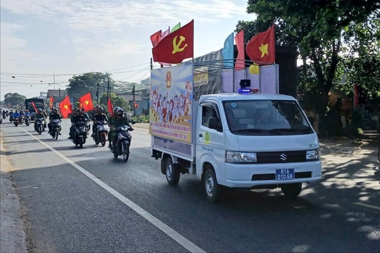 Gia Lai rực rỡ cờ hoa chào mừng Ngày hội non sông