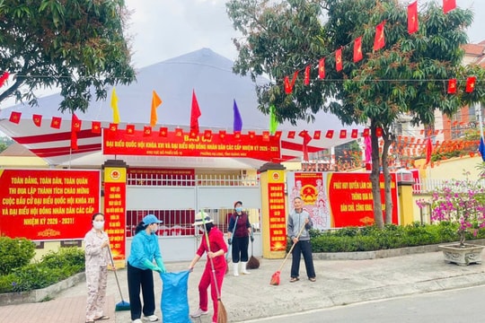 Hơn 30.000 phụ nữ Quảng Ninh chung tay làm đẹp điểm bỏ phiếu