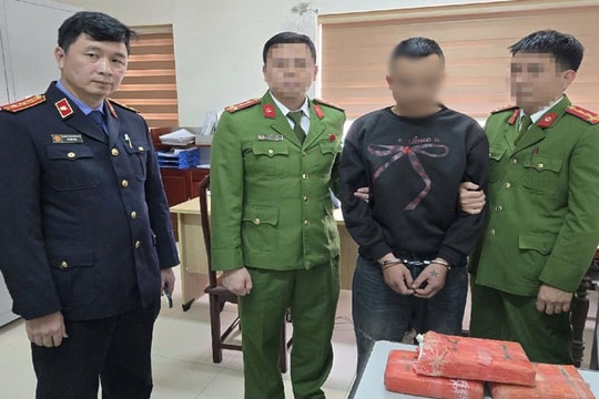 Bắt 3 đối tượng trong đường dây mua bán ma túy