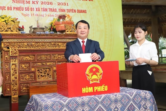 Hơn 1,2 triệu cử tri Tuyên Quang tham gia bầu cử, 2 xã hoàn thành 100%
