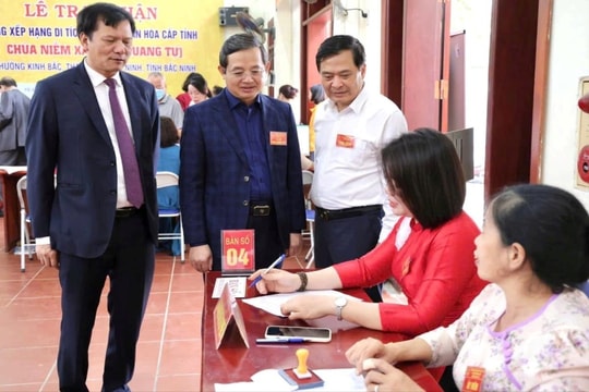 Chủ tịch UBND tỉnh Bắc Ninh dự khai mạc và bỏ phiếu tại phường Kinh Bắc