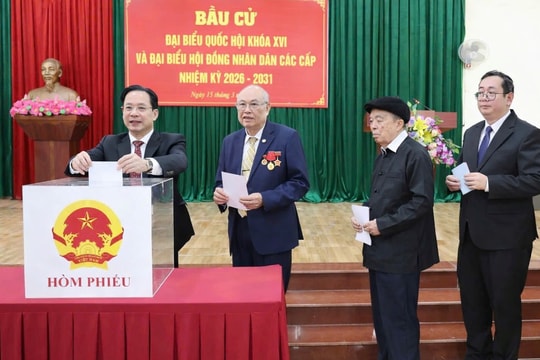 Bí thư Tỉnh ủy Sơn La dự khai mạc, bỏ phiếu tại phường Tô Hiệu