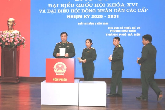 Ngày hội non sông tại khu vực bỏ phiếu của các đơn vị quân đội giữa lòng Thủ đô