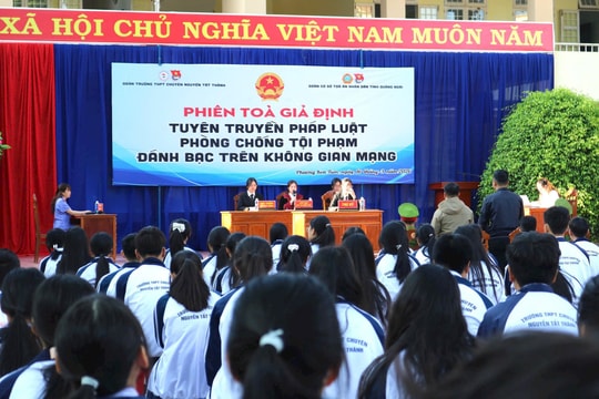Giúp học sinh hiểu rõ về tội đánh bạc qua mạng