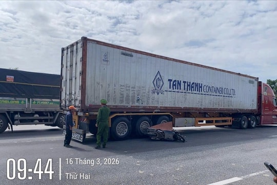 Tai nạn trước cổng bệnh viện, một phụ nữ tử vong