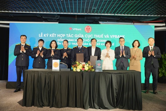 VPBank hỗ trợ hộ kinh doanh thích ứng cơ chế thuế mới