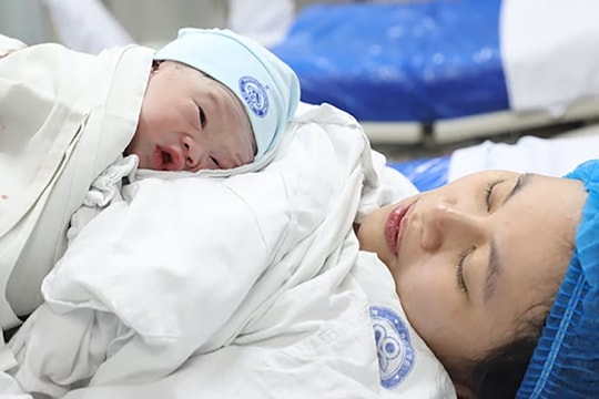 Mẹ sinh con thứ hai có thể được nghỉ 7 tháng