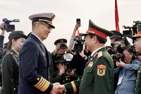 Bộ trưởng Phan Văn Giang dẫn đầu đoàn Việt Nam sang Quảng Tây giao lưu quốc phòng