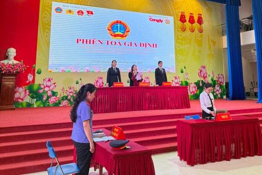 Hàng trăm học sinh tham dự phiên tòa giả định về phòng, chống ma túy