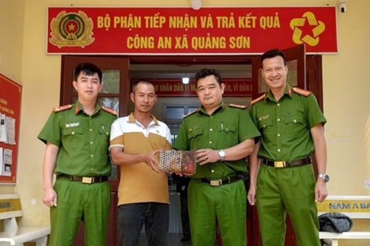 Người dân giao nộp động vật quý hiếm