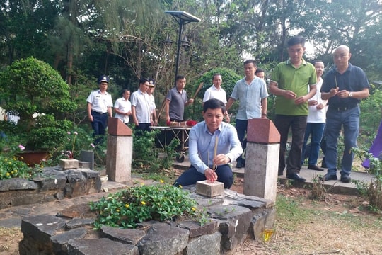 Dâng hương tại Nghĩa trang Hàng Dương: Hành trình tri ân và giáo dục truyền thống