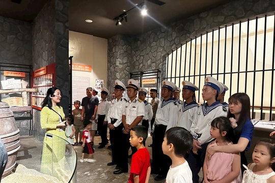 Tuổi trẻ vùng 2 Hải quân phát huy sức trẻ, vững vàng nơi đầu sóng