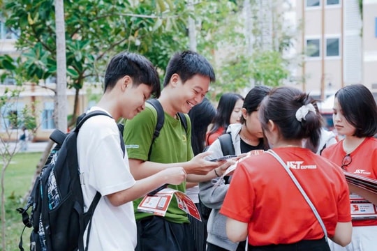 Đà Nẵng: Sôi nổi Ngày hội việc làm