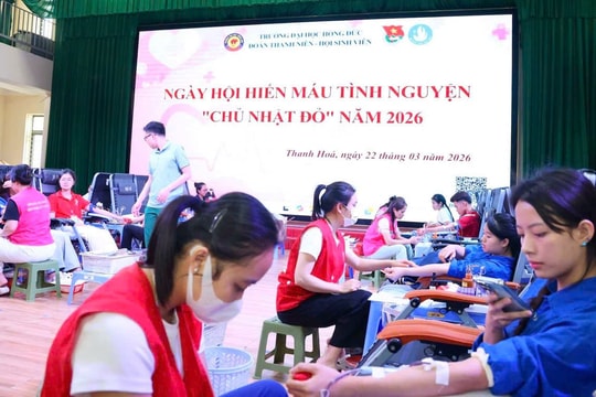 Giảng viên, sinh viên Đại học Hồng Đức tham gia hiến máu