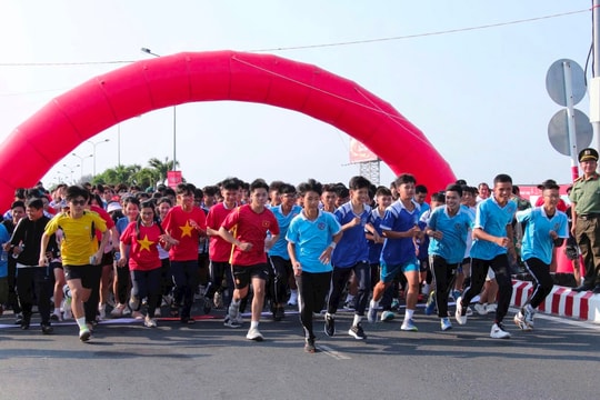 Hơn 5.000 người tham gia “Ngày chạy Olympic - Vì sức khỏe toàn dân - Vì An ninh Tổ quốc”
