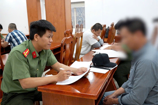 TP.HCM tiếp nhận 34 công dân Việt Nam bị Mỹ trục xuất