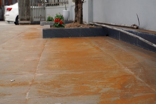 Gây bão bụi bao phủ nhà dân, một công ty bị phạt 200 triệu đồng