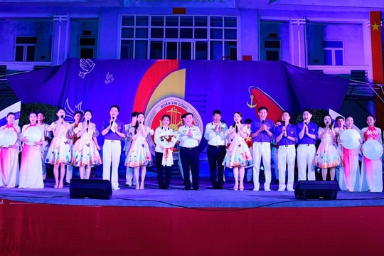 Rộn ràng “Bản hùng ca trên sóng” tại Tiểu đoàn 158 Hải quân