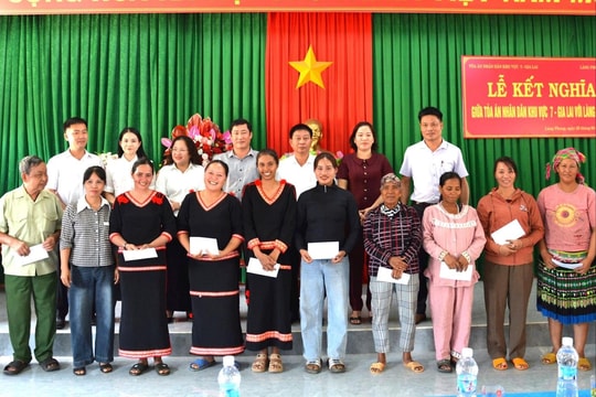TAND khu vực 7 - Gia Lai kết nghĩa với làng Phung, xã Ia Lâu