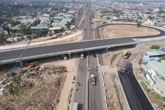 TP.HCM yêu cầu tăng tốc “mạch máu giao thông” kết nối sân bay Long Thành