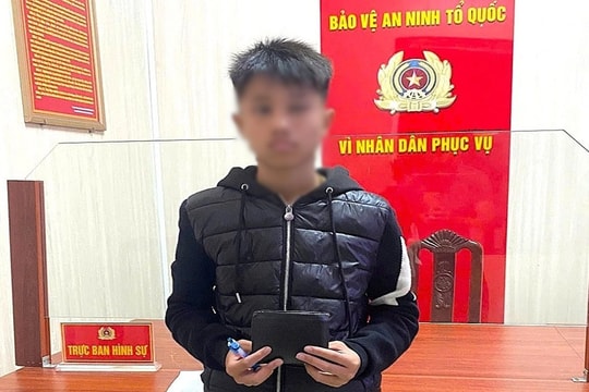 Quên rút chìa khóa, mất sạch tiền trong cốp