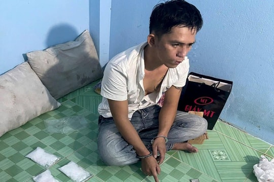 Mua gần 1kg ma túy về sử dụng và bán lẻ