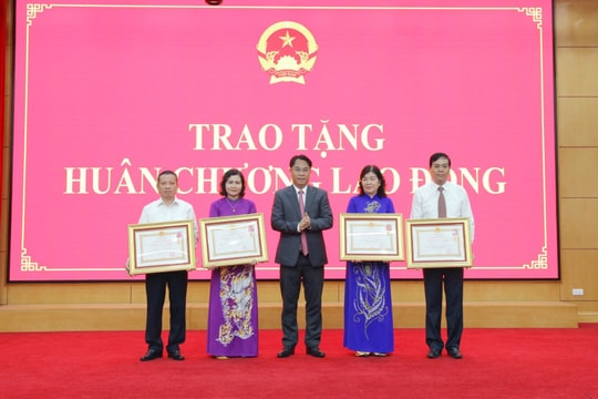 Cao Bằng trao Huân chương Lao động cho các cá nhân tiêu biểu