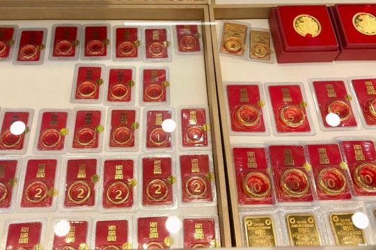 Giá vàng hôm nay (27/3): Giảm 20,3 triệu đồng/lượng so với đầu tháng 3
