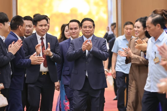 Thủ tướng: Doanh nghiệp là trung tâm, chủ thể trong phát triển kinh tế