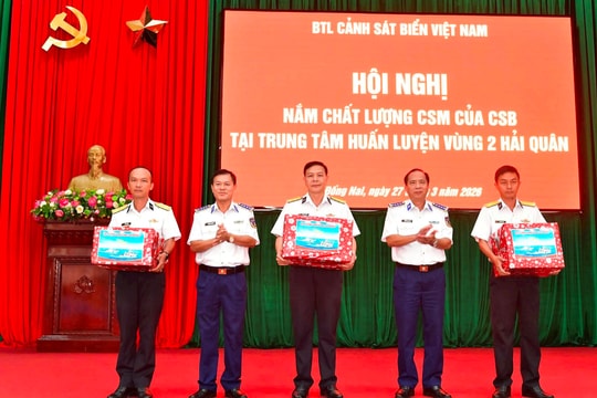 Cảnh sát biển Vùng 4 kiểm tra chất lượng tân binh