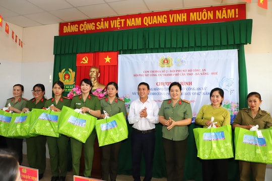 Động viên phụ nữ Công an cơ sở vững tâm công tác