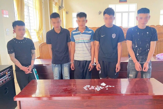 Bắt nhóm đối tượng khi đang sử dụng ma túy tập thể