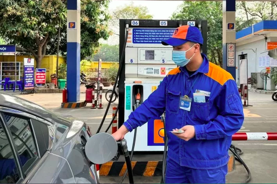 Chính phủ tạm ứng 8.000 tỷ đồng cho Quỹ Bình ổn giá xăng dầu