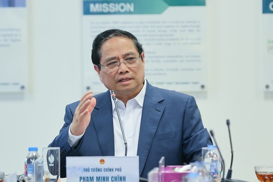 Thủ tướng làm việc tại Nhà máy Lọc hóa dầu Nghi Sơn và khảo sát địa điểm xây dựng kho dầu chiến lược