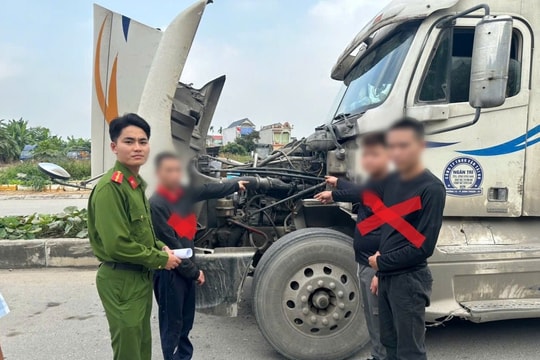 Bắt nhóm đối tượng trộm cắp hộp đen xe container