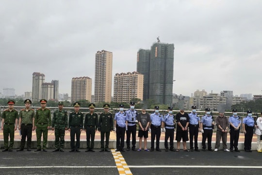 Trao trả 4 người nước ngoài nhập cảnh trái phép
