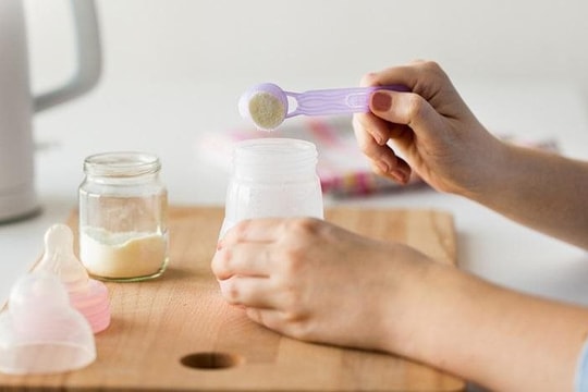 Siết chặt quảng cáo sữa thay thế sữa mẹ: Vi phạm có thể bị phạt tới 20 triệu đồng