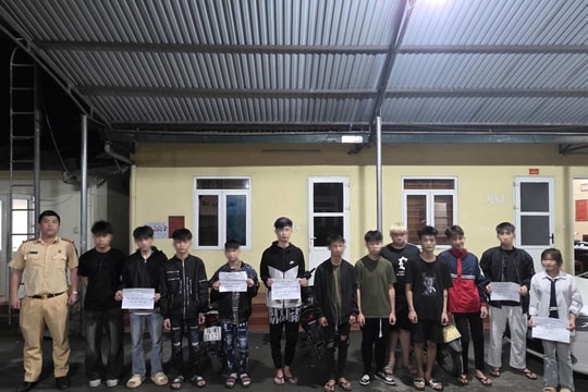 Đăng clip “bốc đầu” lên mạng, nhóm thanh thiếu niên bị truy vết xử lý