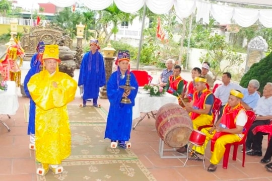 Rộn ràng tiếng trống hội nghè Đông Kinh ngày khai hội