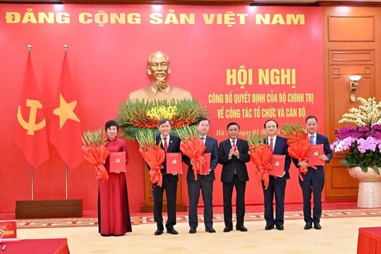 Công bố Quyết định của Bộ Chính trị về công tác tổ chức và cán bộ đối với 5 cơ quan