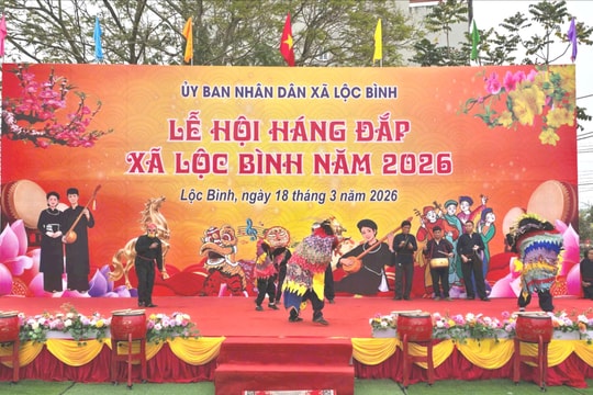 Về hội Háng Đắp nghe câu hát giao duyên
