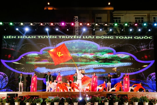 Quảng Ninh: Nhiều đoàn tuyên truyền lưu động đồng loạt biểu diễn phục vụ nhân dân