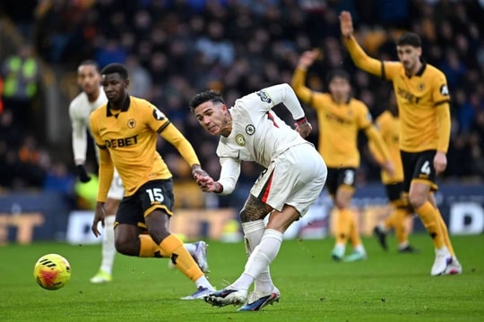 Chelsea kỷ luật Enzo Fernandez 2 trận vì phát ngôn thiếu chuẩn mực về tương lai