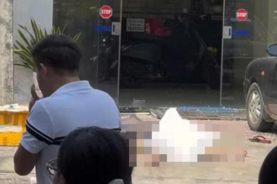 Nam thanh niên rơi từ tầng 7 may mắn thoát chết