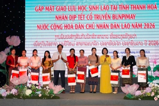 Gặp mặt lưu học sinh Lào nhân dịp Tết Bunpimay