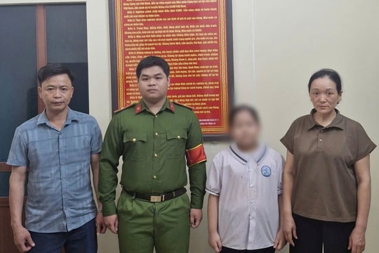 Kịp thời phát hiện, đưa bé gái đi lạc hơn 10km về với gia đình