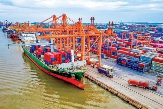 Miễn nhiều loại phí giao thông nhằm giảm áp lực cho doanh nghiệp từ 7/4