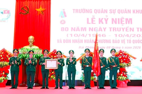 Trường Quân sự Quân khu 3 đón nhận Huân chương Bảo vệ Tổ quốc hạng Nhì
